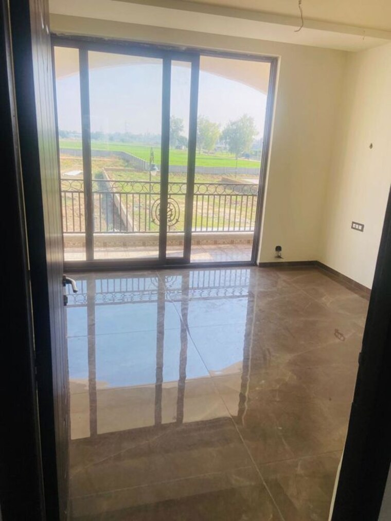 Room, international airport road 5 Bedroom 4050 Sq.Ft. Villa In International Airport Road Zirakpur 9904438