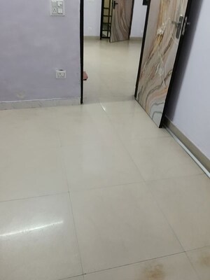 Room in 2 BHK Builder Floor at Neb Sarai – for Rent