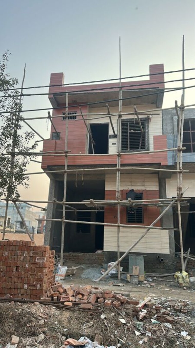 Exterior View, new-friends-colony 2 Bedroom 50 Sq.Yd. Independent House In Sanjay Nagar Ghaziabad 9877574