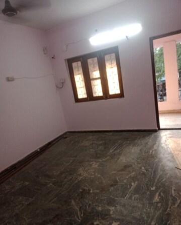 Room in 2 BHK Villa at Aliganj – for Rent
