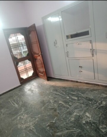 Room in 2 BHK Villa at Aliganj – for Rent