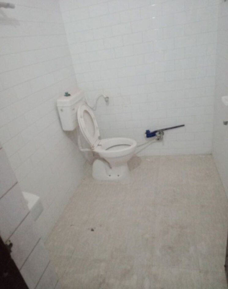 Bathroom, aliganj 2 Bedroom 3200 Sq.Ft. Villa In Aliganj Lucknow 9904460