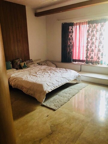 Bedroom in 4 BHK Apartment at Vastu Bandra Apartment, Bandra West – for Sale