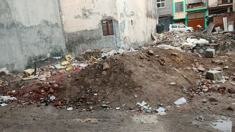 Cover Image, chattarpur  100 Sq.Yd. Plot In Chattarpur Delhi 9904471