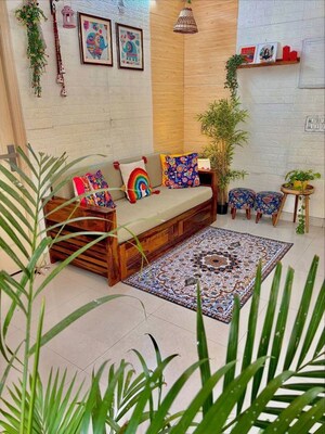 Room in  Pg at Vineet Khand – for Rent