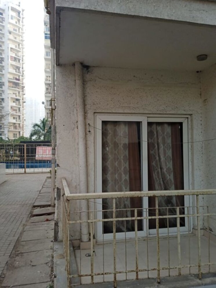 Exterior View, arun-vihar-sector-37 2 Bedroom 1200 Sq.Ft. Apartment In Sector 37 Noida 9904493