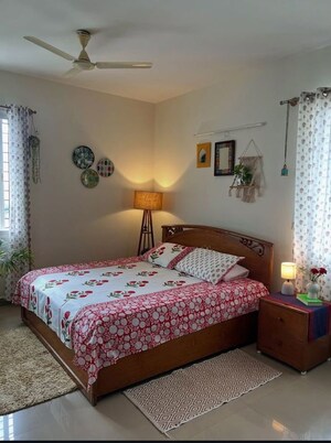 Room in  Pg at Vibhuti Khand – for Rent