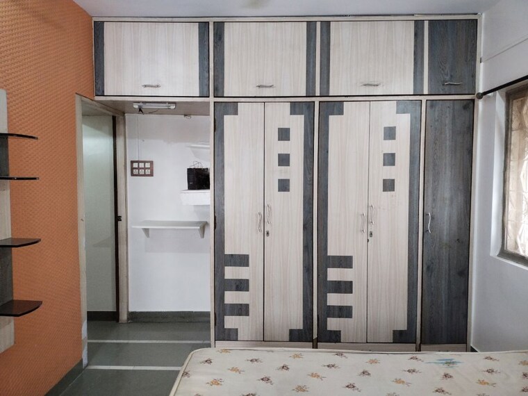 Bedroom, samruddhi-apartments 2 Bedroom 1000 Sq.Ft. Apartment In Camp Pune 9904506