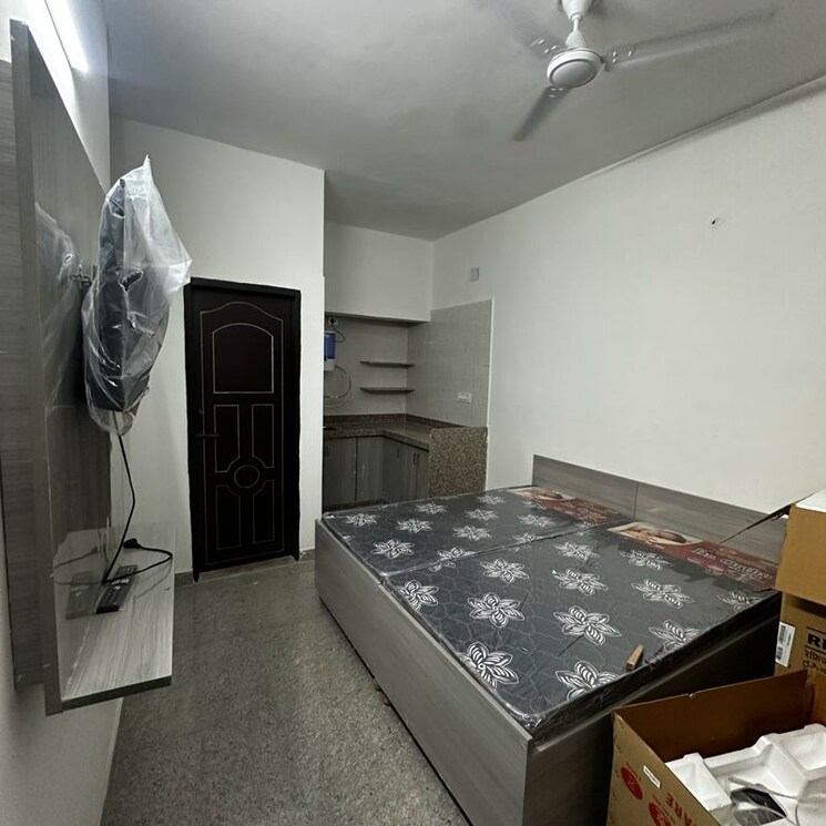 Bedroom, sector 52 1 RK 600 Sq.Ft. Builder Floor In Sector 52 Gurgaon 9904507