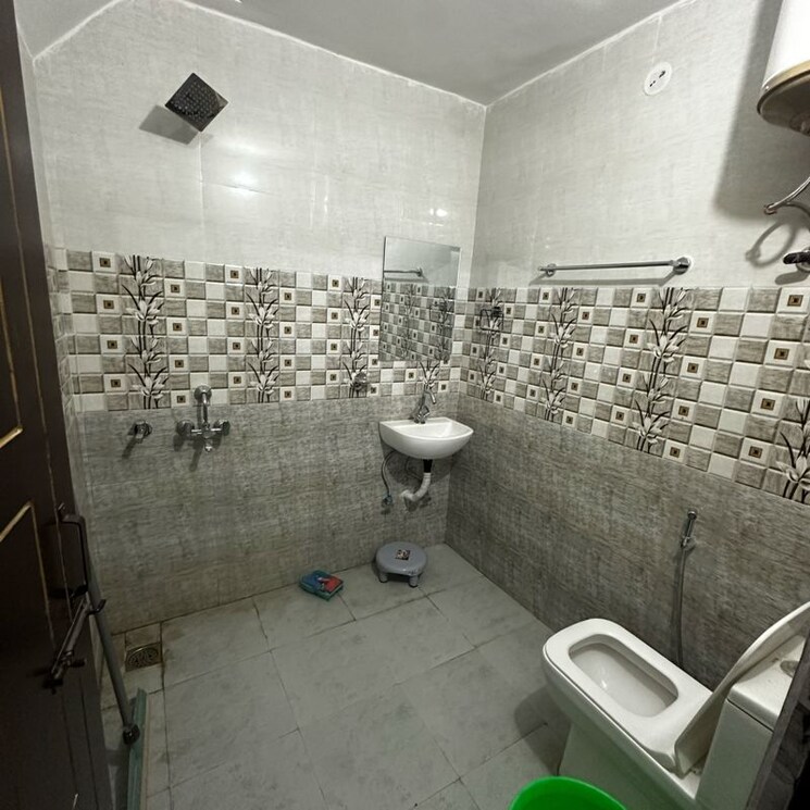 Bathroom, sector 52 2 Bedroom 950 Sq.Ft. Builder Floor In Sector 52 Gurgaon 9904529