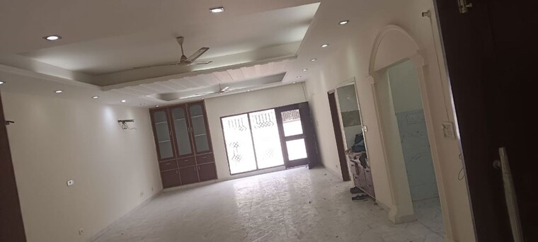 undefined, sector 56 3 Bedroom 3750 Sq.Ft. Independent House In Sector 56 Noida 9904553