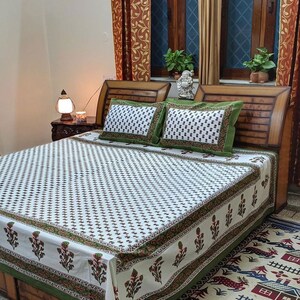 Room in  Pg at Vibhuti Khand – for Rent