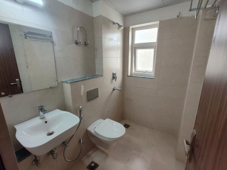 Bathroom, bptp-park-elite-premium 3.5 Bedroom 1100 Sq.Ft. Apartment In Sector 84 Faridabad 9904578