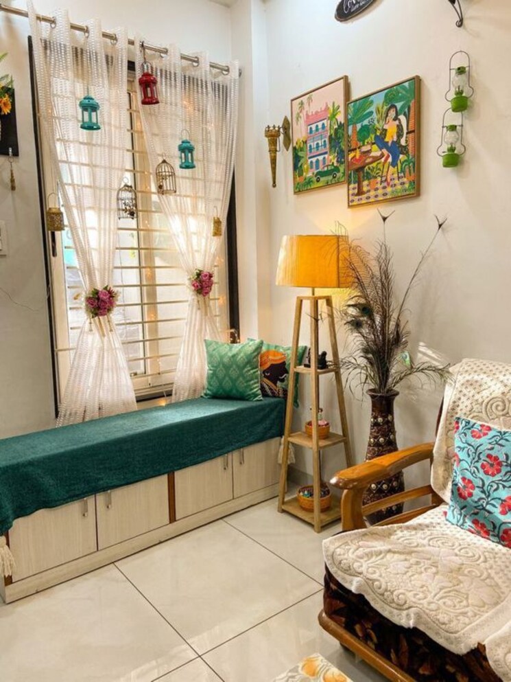 Room, vibhuti khand Pg For Girls In Vibhuti Khand 9904588