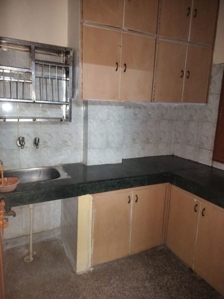 Kitchen, sarita vihar 1 Bedroom 450 Sq.Ft. Apartment In Sarita Vihar Delhi 9904600