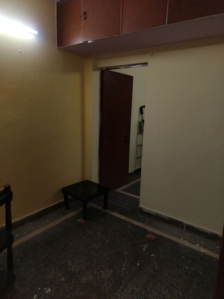 Room, sarita vihar 1 Bedroom 450 Sq.Ft. Apartment In Sarita Vihar Delhi 9904600