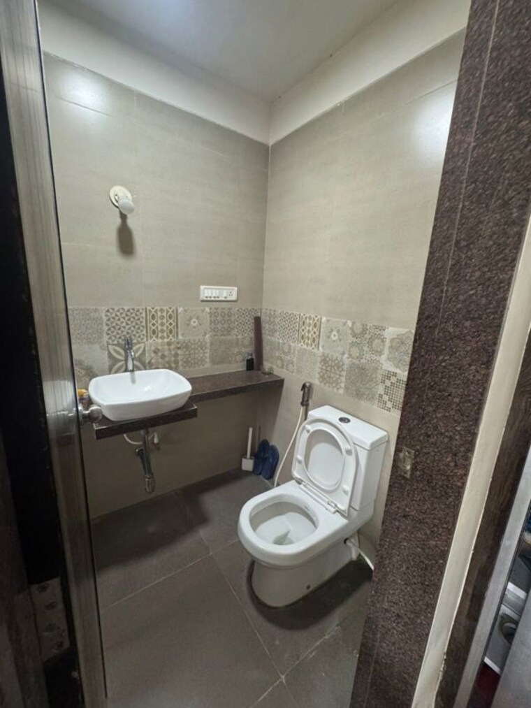 Bathroom, k-raheja-interface-heights 1 Bedroom 520 Sq.Ft. Apartment In Malad West Mumbai 9904611