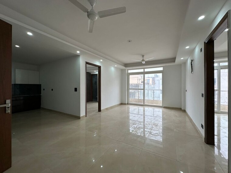 Room, saket 3 Bedroom 1950 Sq.Ft. Builder Floor In Saket Delhi 9904606