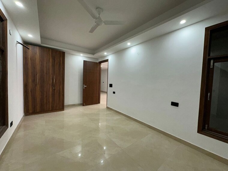 Room, saket 3 Bedroom 1950 Sq.Ft. Builder Floor In Saket Delhi 9904606