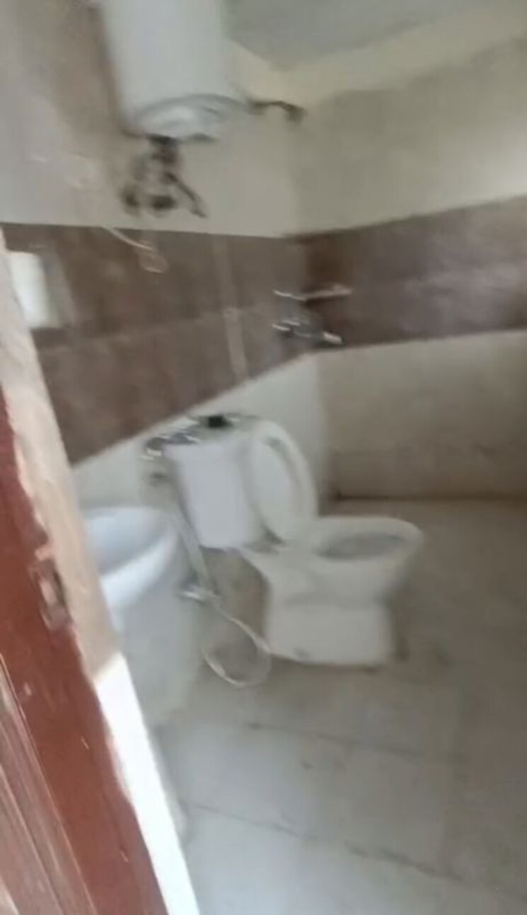 Bathroom, panchsheel green 2 Bedroom 1350 Sq.Ft. Apartment In Panchsheel Green Greater Noida 9886086