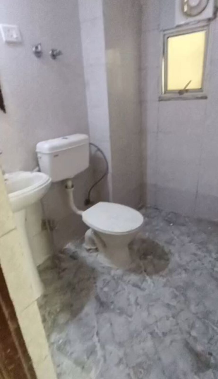 Bathroom, panchsheel green 2 Bedroom 1350 Sq.Ft. Apartment In Panchsheel Green Greater Noida 9886086