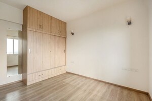 Room in 3 BHK Apartment at Vaswani Exquisite, Whitefield – for Rent