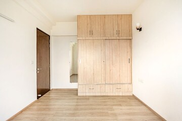 Room in 3 BHK Apartment at Vaswani Exquisite, Whitefield – for Rent