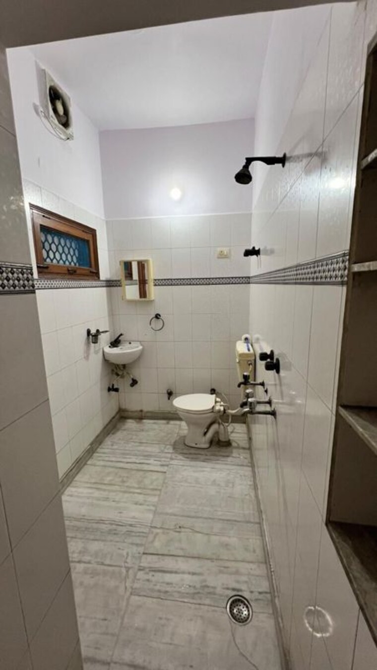 Bathroom, sector 23 2 Bedroom 2250 Sq.Ft. Independent House In Sector 23 Noida 9904647