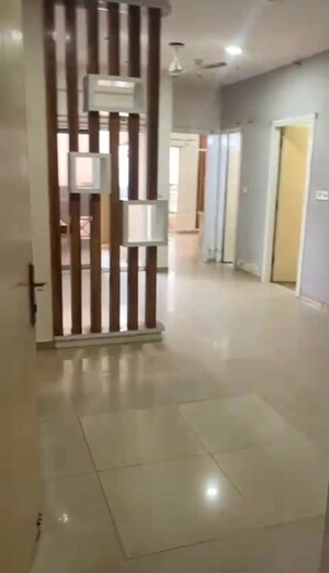 Room in 3 BHK Apartment at Himalaya Pride, Tech Zone 4 Greater Noida – for Rent
