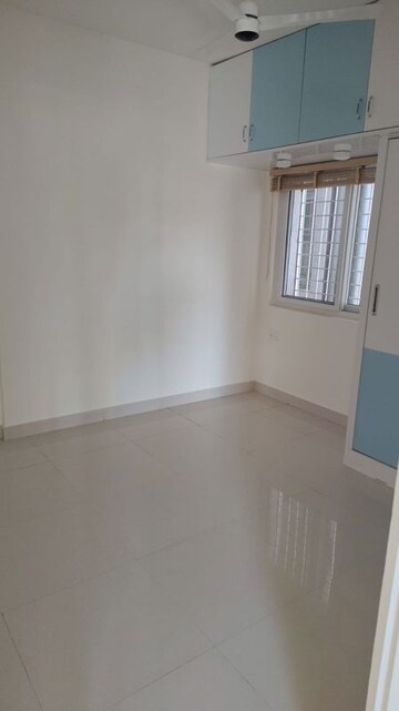 Room in 3 BHK Apartment at Trendsquares Ambience, Thanisandra Main Road – for Rent