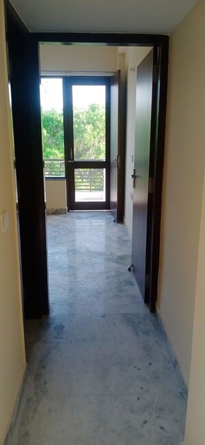 Room in 2.5 BHK Independent House at Sector 62 – for Rent