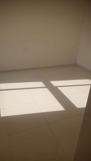 Furnished Amenities in 1 BHK Apartment at Lodha Amara, Kolshet Road – for Rent