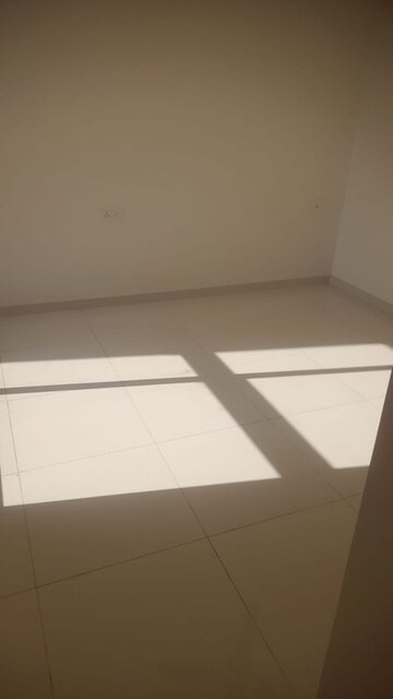 Furnished Amenities in 1 BHK Apartment at Lodha Amara, Kolshet Road – for Rent