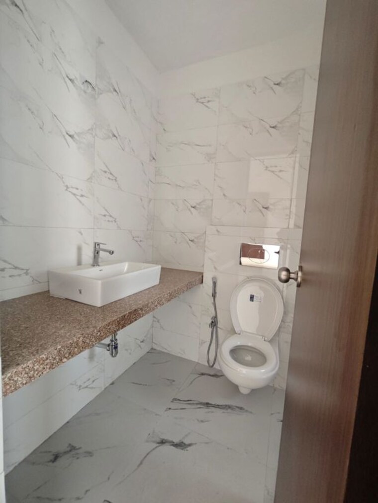 Bathroom, hubtown-rising-city 3 Bedroom 945 Sq.Ft. Apartment In Ghatkopar East Mumbai 9904701
