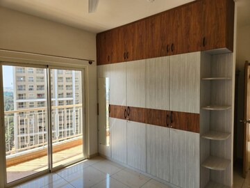 Room in 2 BHK Apartment at Sobha Dream Gardens, Thanisandra Main Road – for Rent