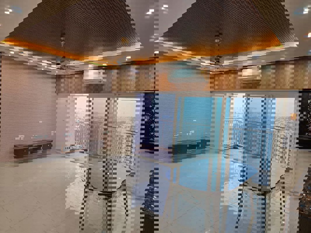 3 BHK + Pooja Room Apartment For Rent in L&T Raintree Boulevard