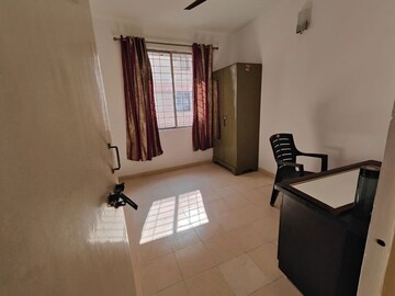 Room in 2 BHK Apartment at Lunkad Daffodils, Viman Nagar – for Rent