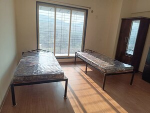 Room in  Pg at Kavesar – for Rent