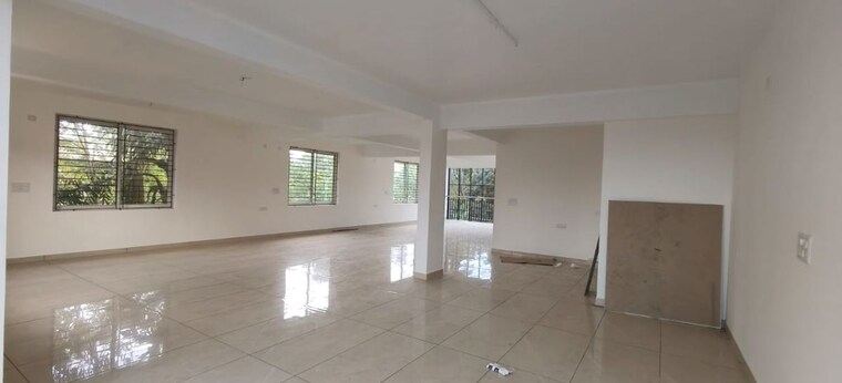  Parking, palarivattom Commercial Office Space 1400 Sq.Ft. In Palarivattom Kochi 9904724