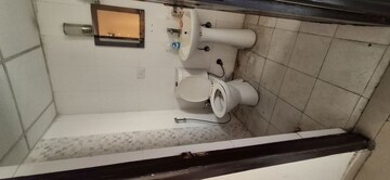 Bathroom in 2 BHK Apartment at Supertech Cape Town, Sector 74 – for Rent
