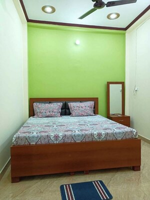 Room in  Pg at Vibhuti Khand – for Rent