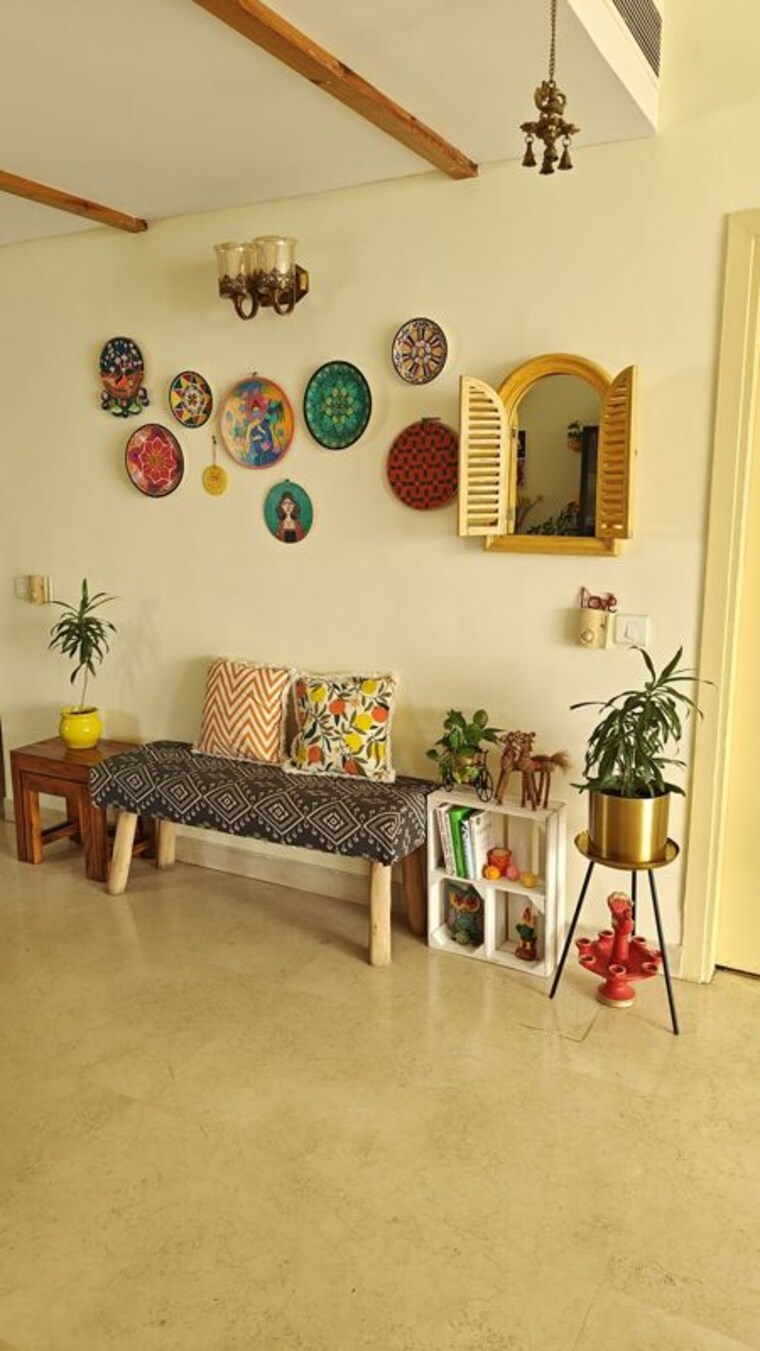 Room, vibhuti khand Pg For Girls In Vibhuti Khand 9904778