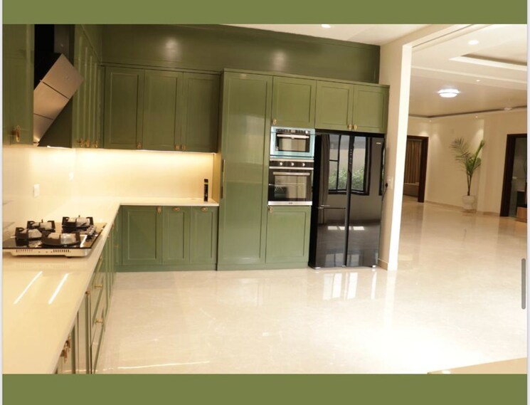 undefined, sector 4 6 Bedroom 350 Sq.Yd. Independent House In Sector 4 Panchkula 9904567