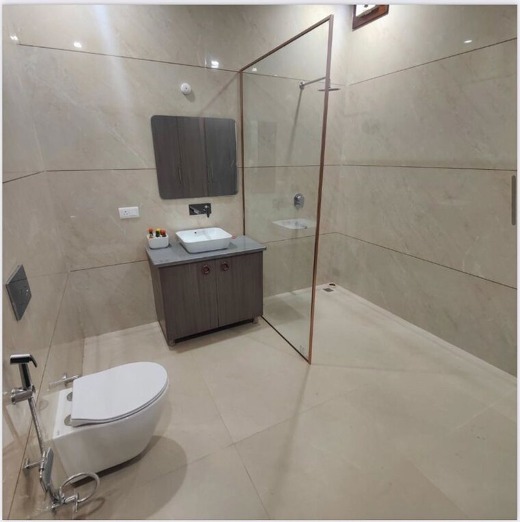 Bathroom, sector 4 6 Bedroom 350 Sq.Yd. Independent House In Sector 4 Panchkula 9904567