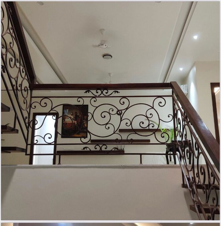 undefined, sector 4 6 Bedroom 350 Sq.Yd. Independent House In Sector 4 Panchkula 9904567