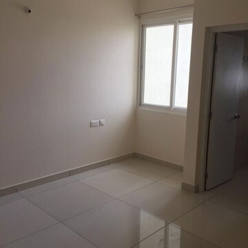 Room in 2 BHK Apartment at Prestige Lakeside Habitat Villas, Gunjur – for Rent