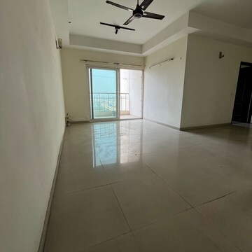 Room in 2 BHK Apartment at Supertech The Romano, Sector 118 – for Rent