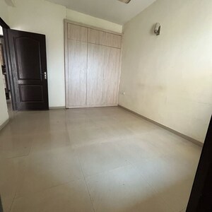 Room in 2 BHK Apartment at Supertech The Romano, Sector 118 – for Rent
