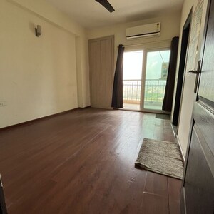2 BHK Apartment For Rent in Supertech The Romano, Sector 118