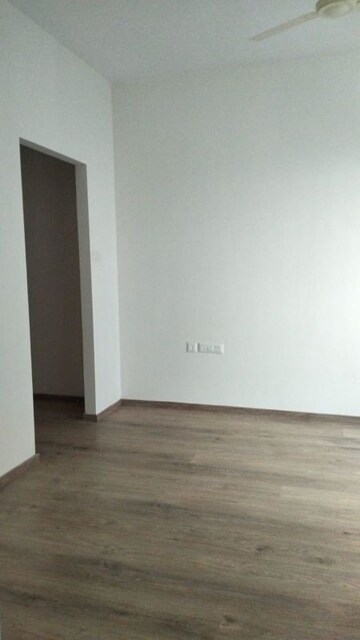 Room in 4 BHK Apartment at Ideal Aquaview, Mahish Bathan – for Rent